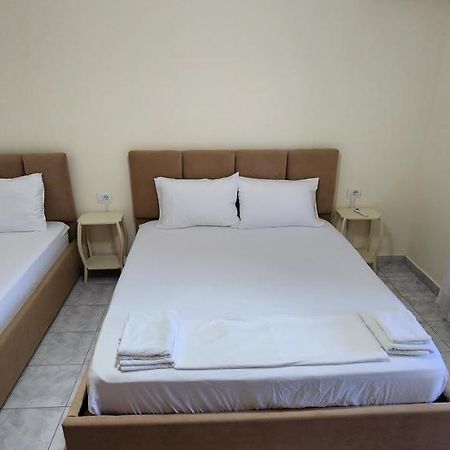 Apartament Teuta Përmet المظهر الخارجي الصورة